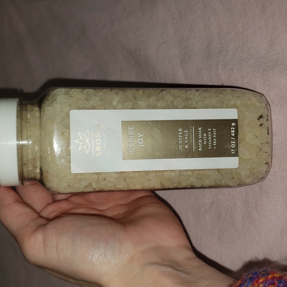 Bath And Body Works Aromatherapy Bath Soak Juniper & Sage